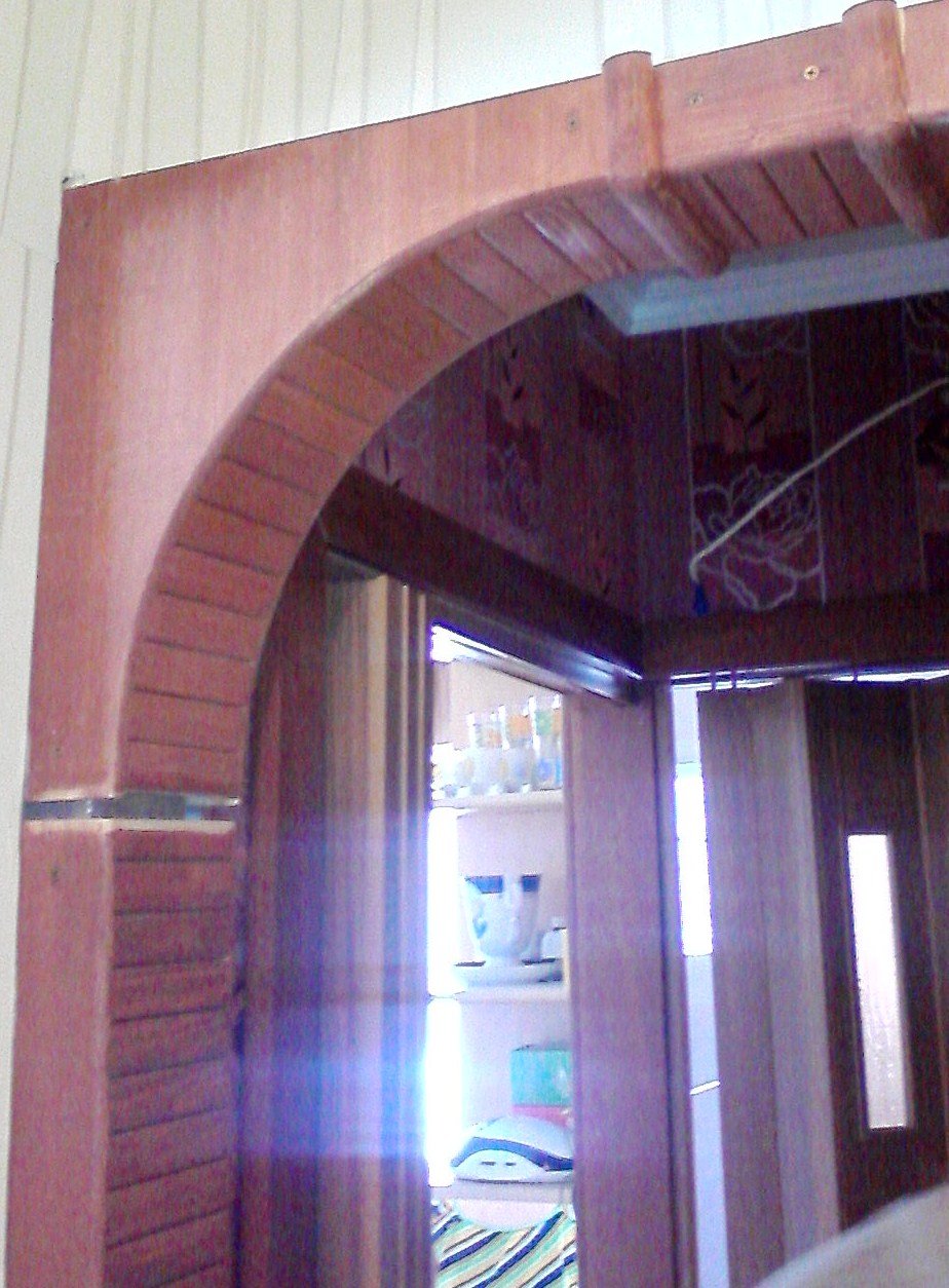 Обрамление арочного проема балкона