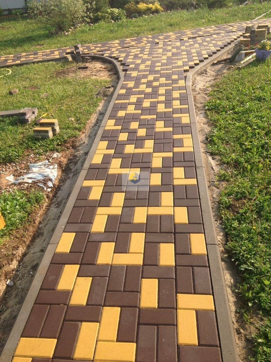 Укладка брусчатки кирпичик