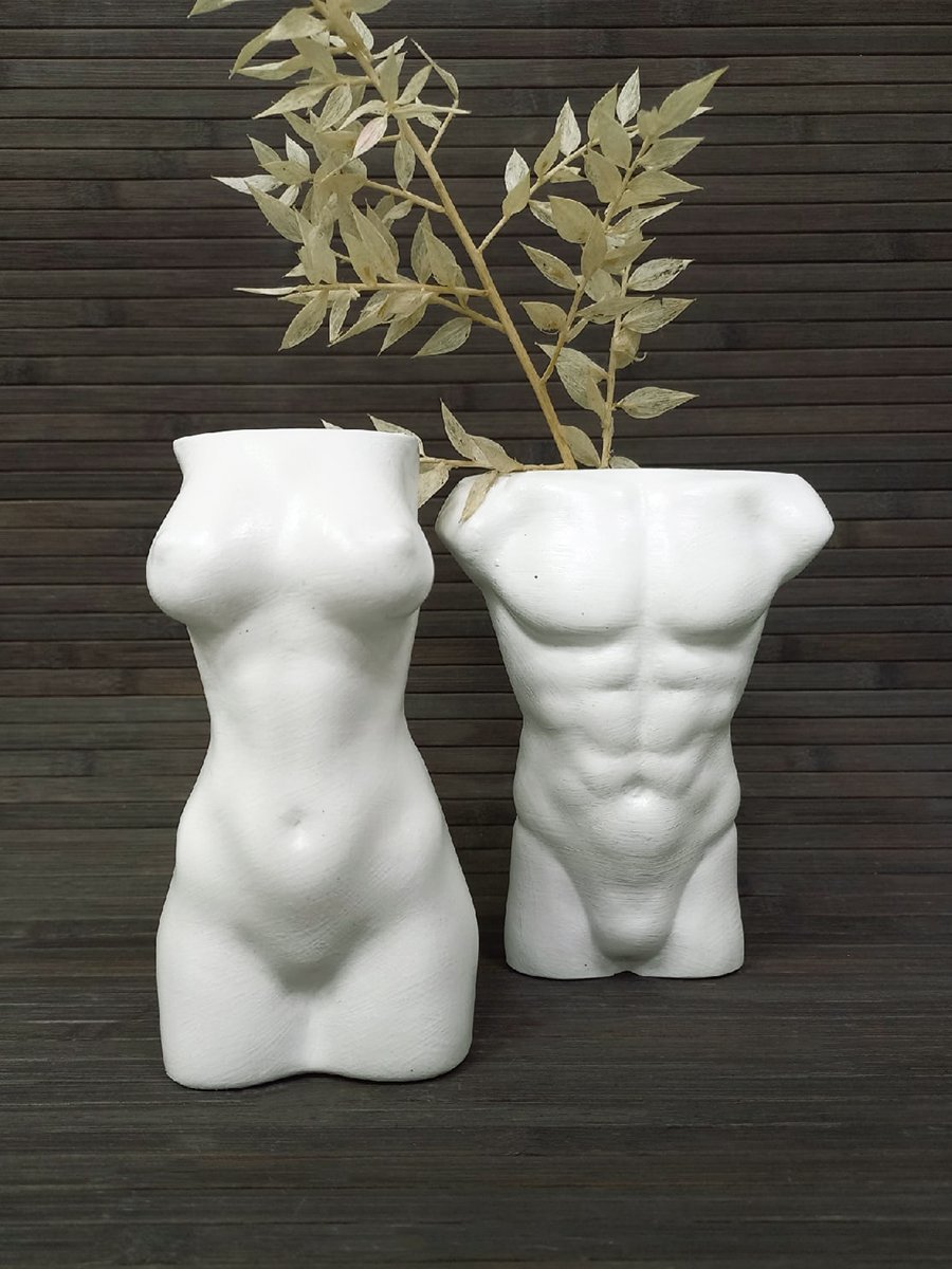 Ваза в виде женской фигуры