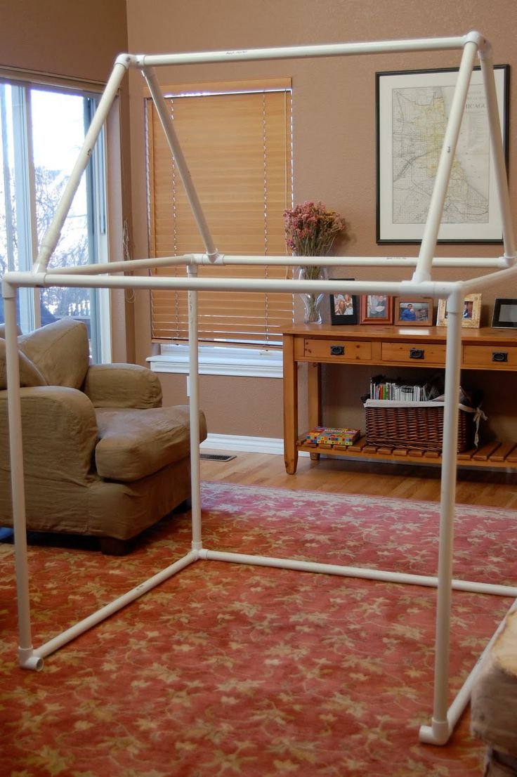 Домик из полипропиленовых труб для детей