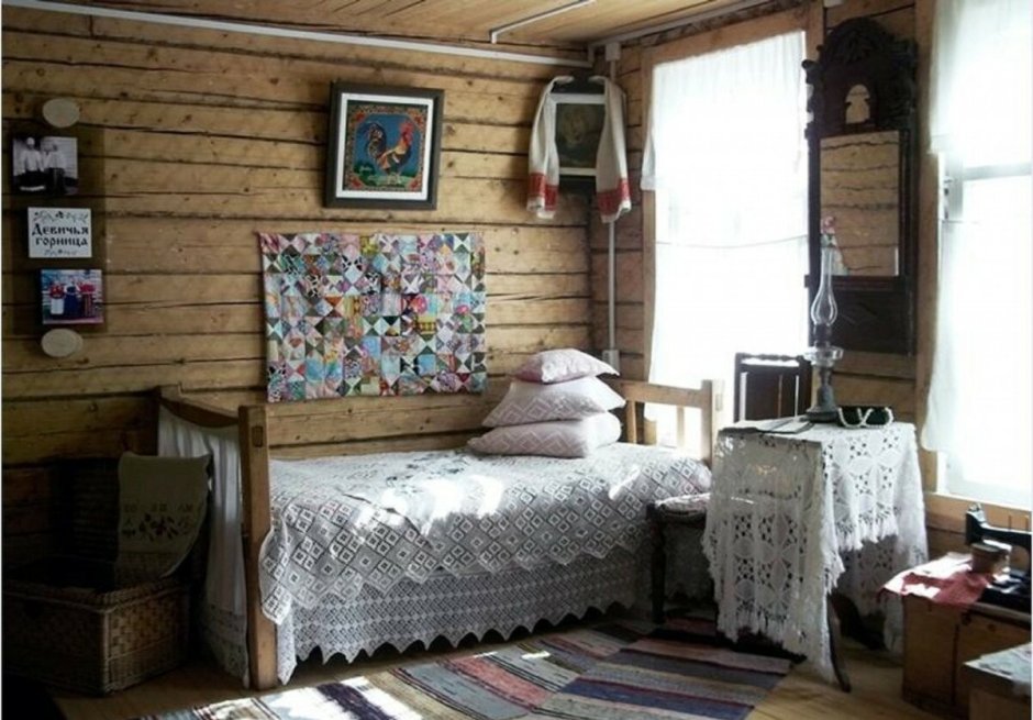 Русская изба в деревне внутри