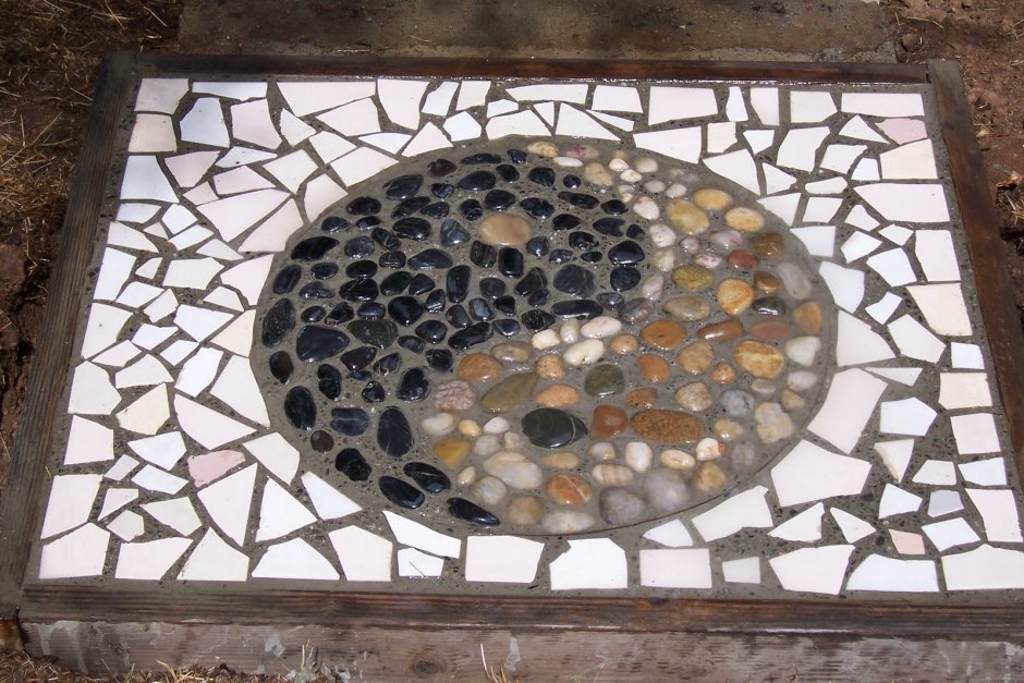 Пруд с мозаикой