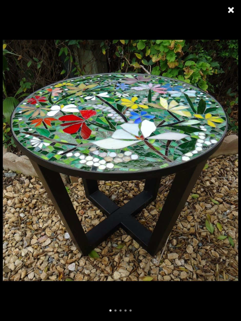 Столик из битой плитки