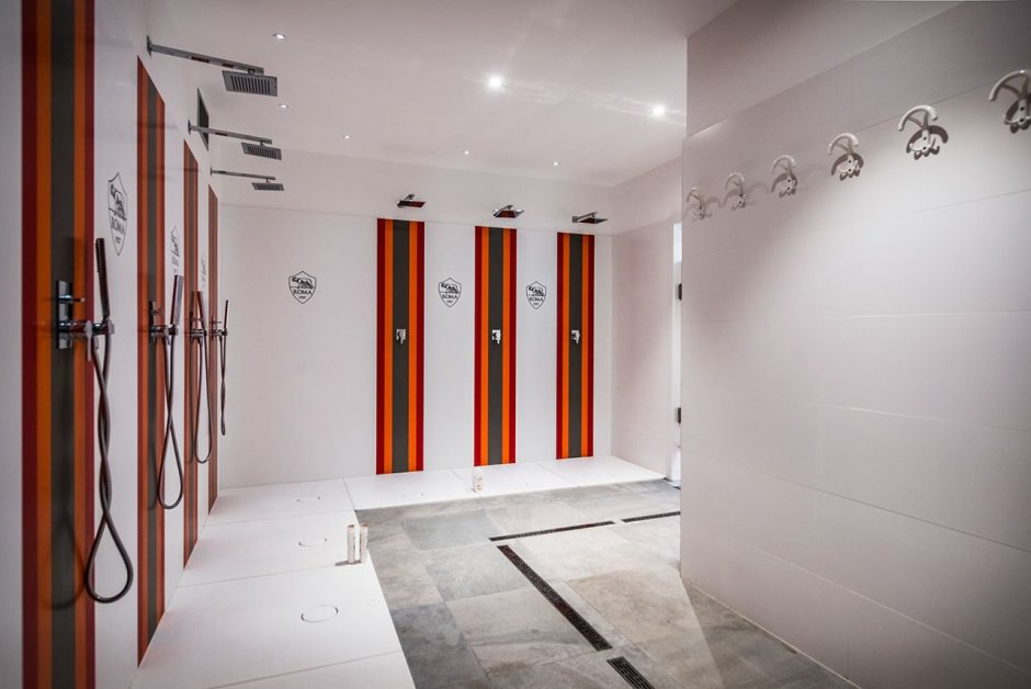 Душевые в спортивных залах
