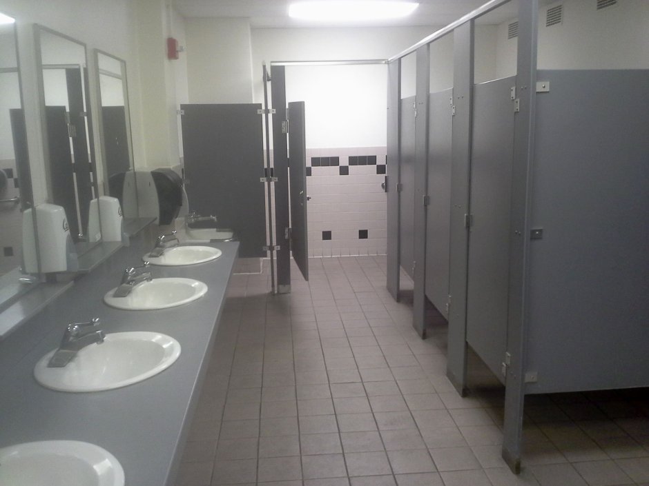 Туалет в школе