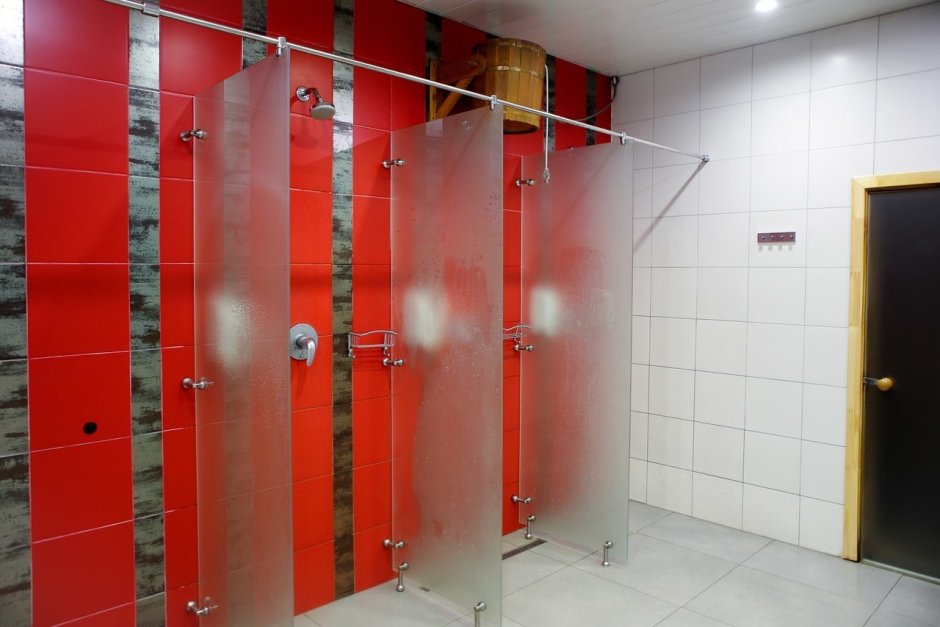 Душевые в тренажерном зале