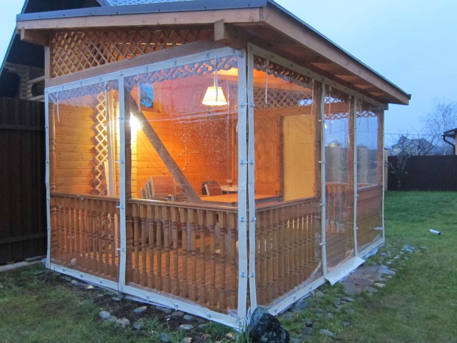 Беседка обшитая поликарбонатом