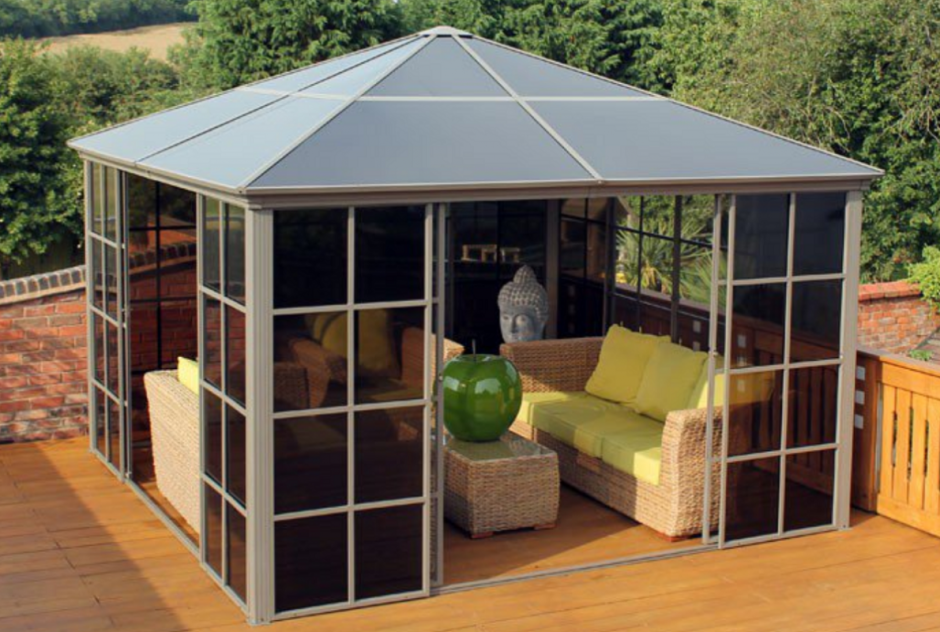 Стеклянная беседка для дачи