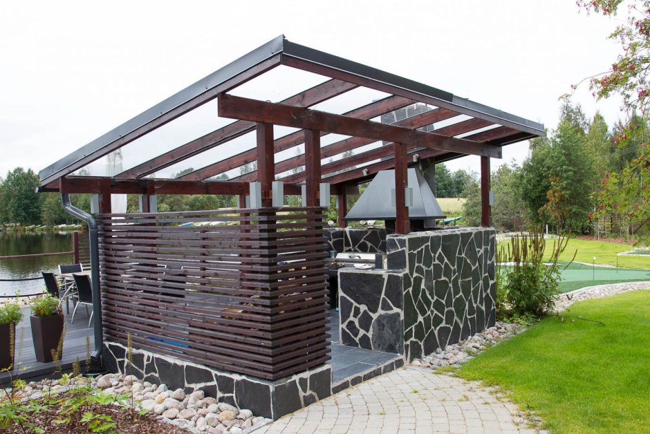 Беседка с мангалом с односкатной крышей