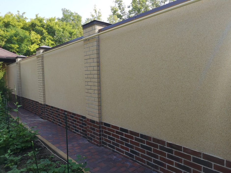 Декоративная штукатурка забора