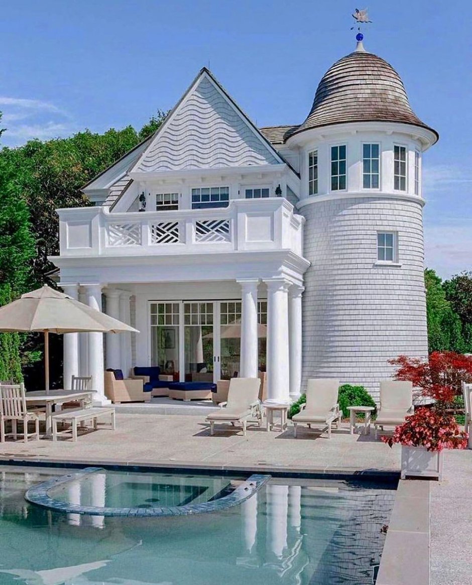 Загородный особняк в замковом стиле