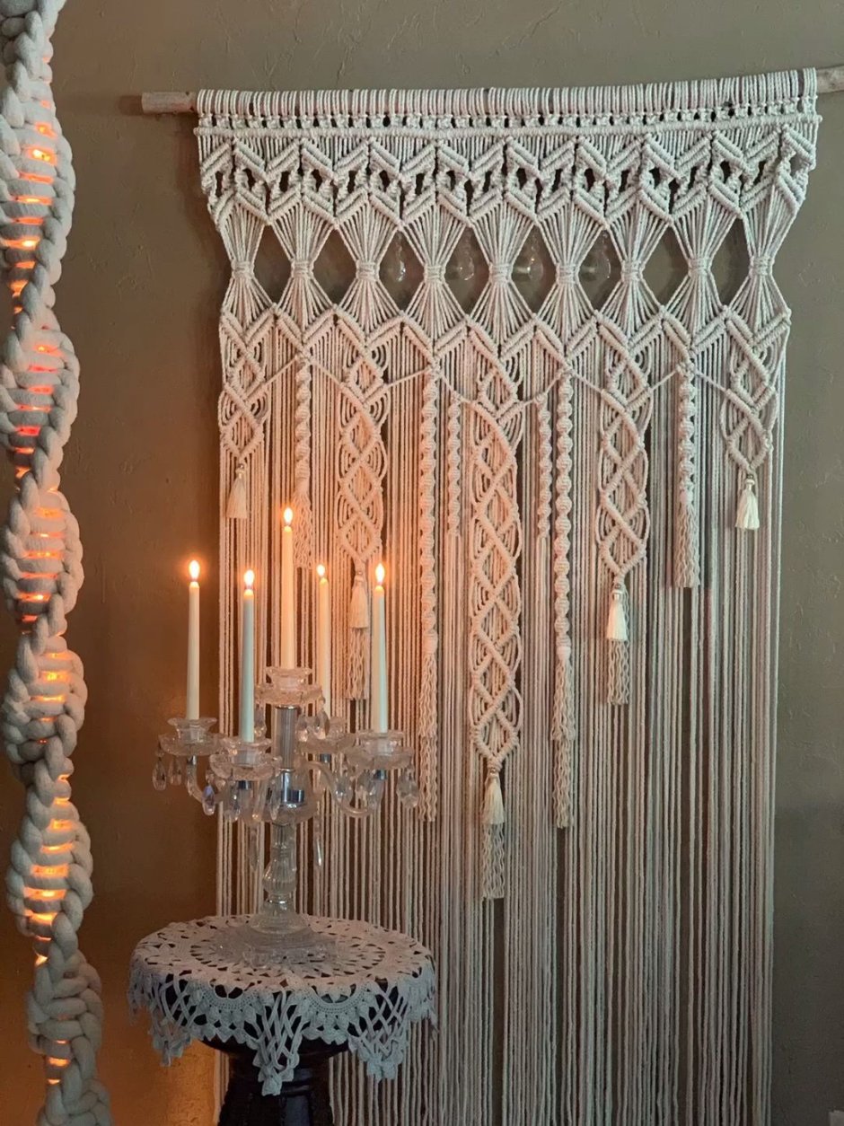 Макраме месяц