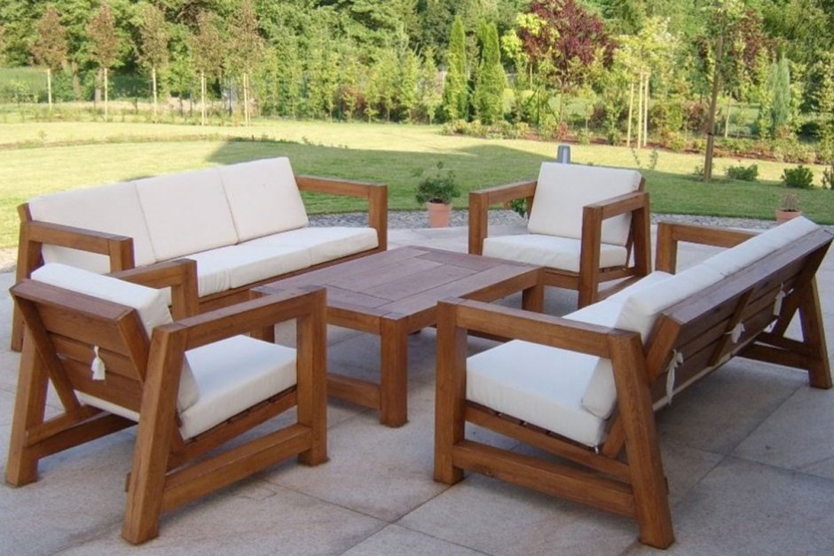 Садовый диван из дерева