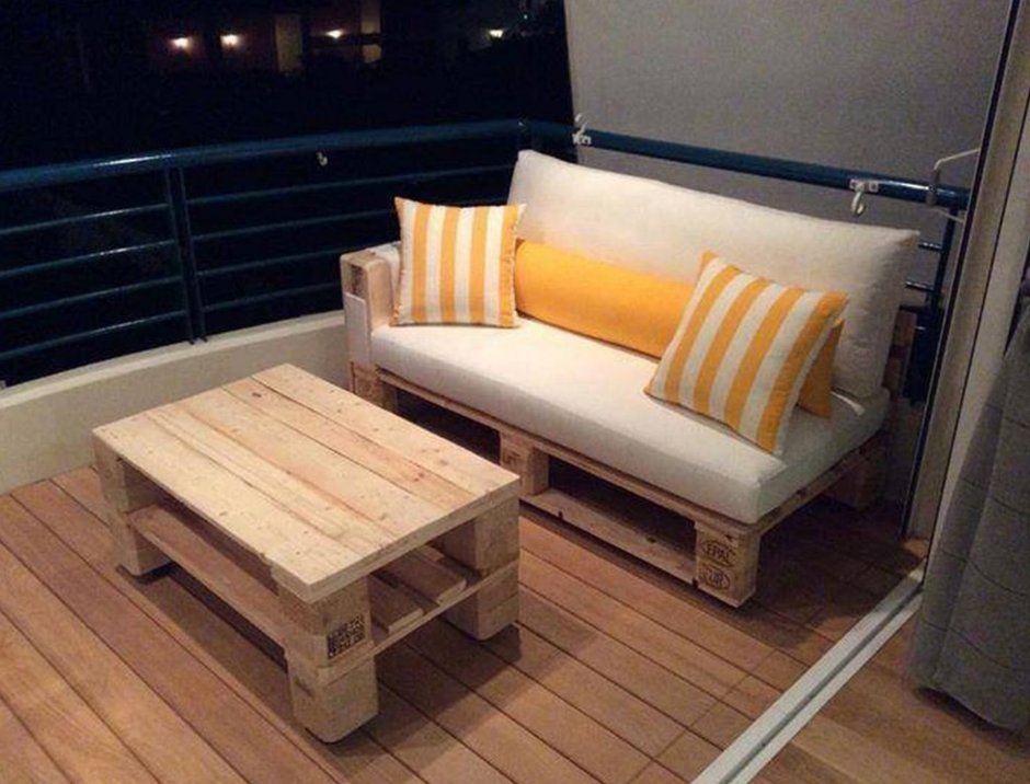 Диван из паллет