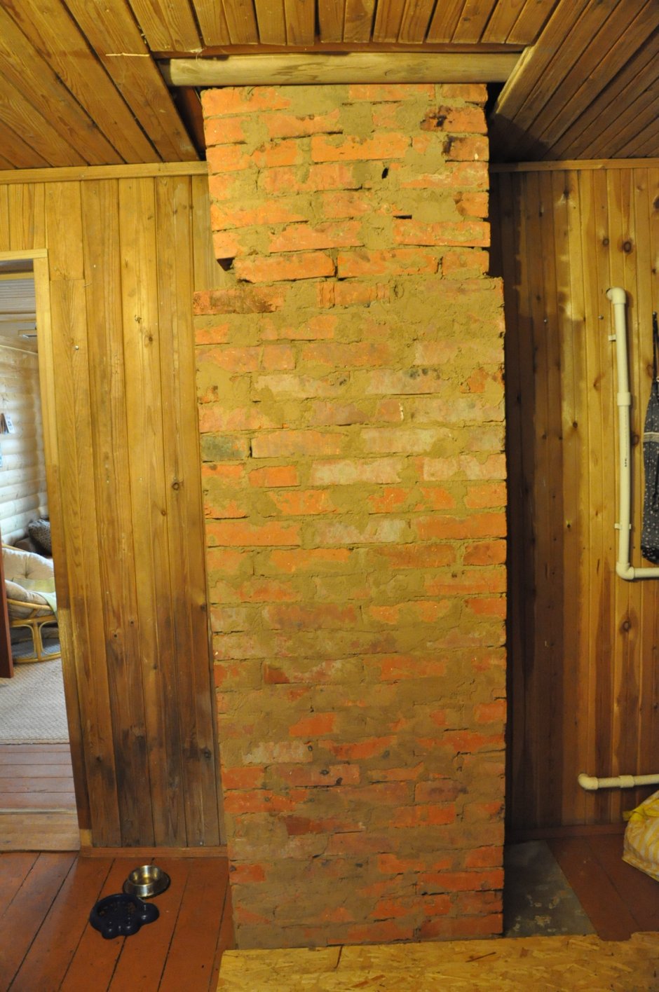 Отделка печной трубы в комнате