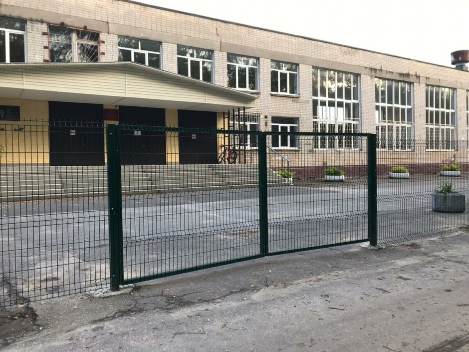 Ограждение школы