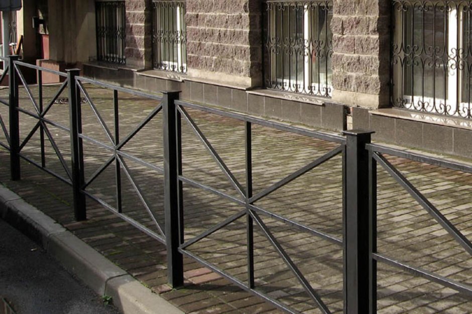 Уличные ограждения
