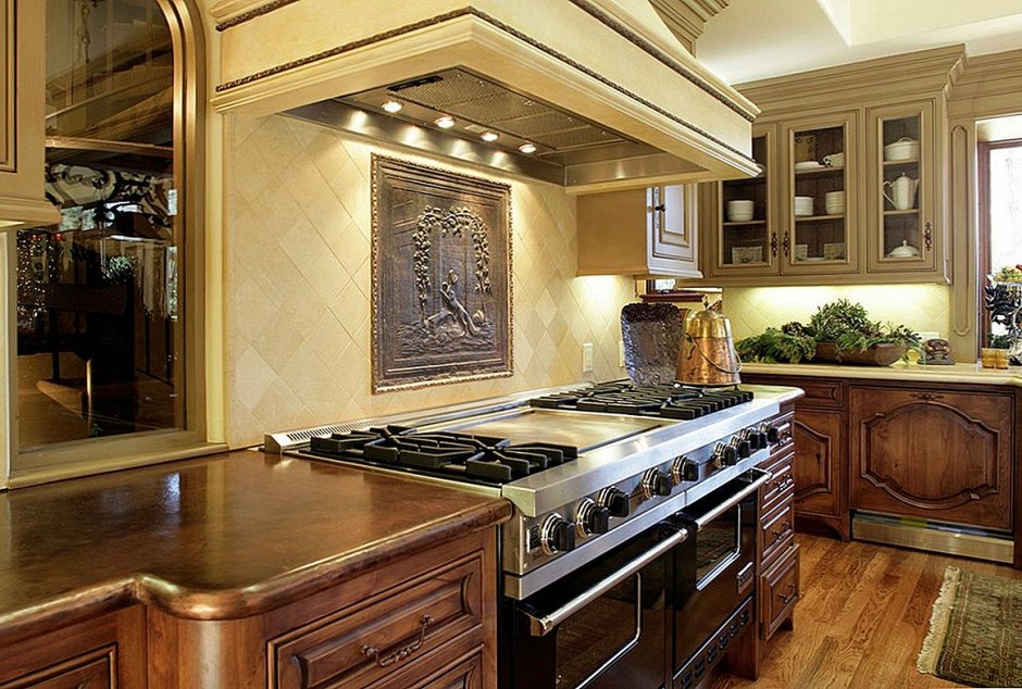 Медь в интерьере кухни