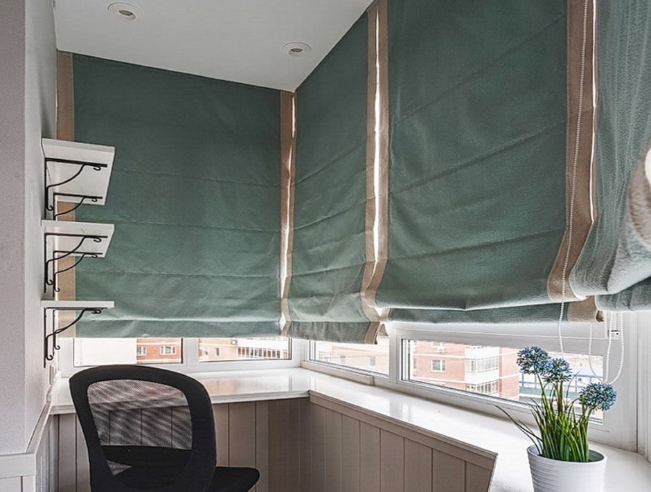 Римская штора на балкон