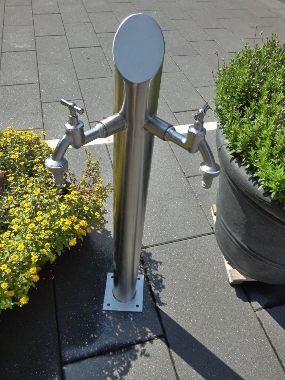 Колонка водяная уличная