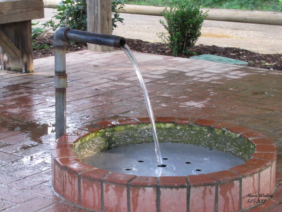 Водяная скважина на даче