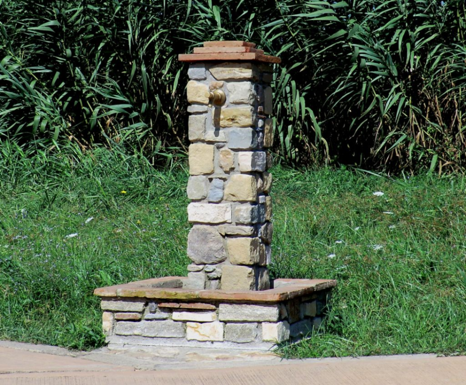 Колонка для воды уличная