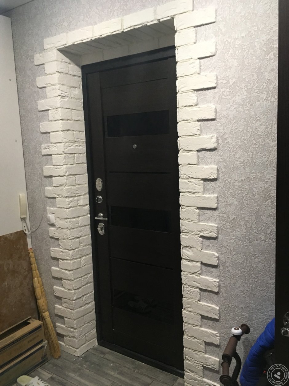 Дверной откос из декоративной плитки