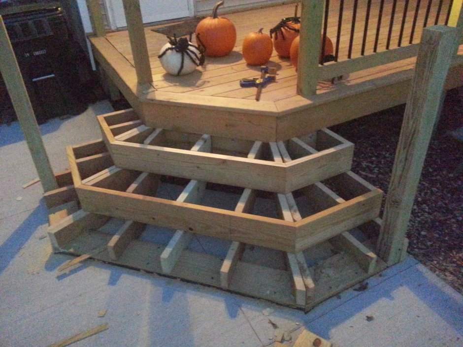 Каркас для ступеней крыльца из дерева