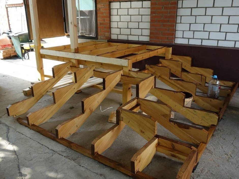 Ступени для крыльца из дерева