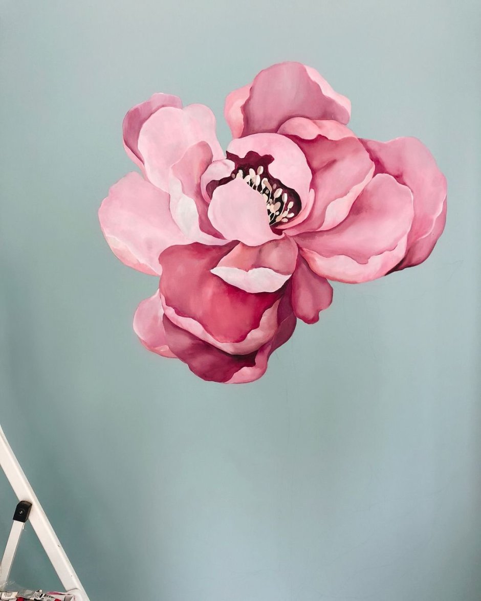 Рисуем цветы на стене