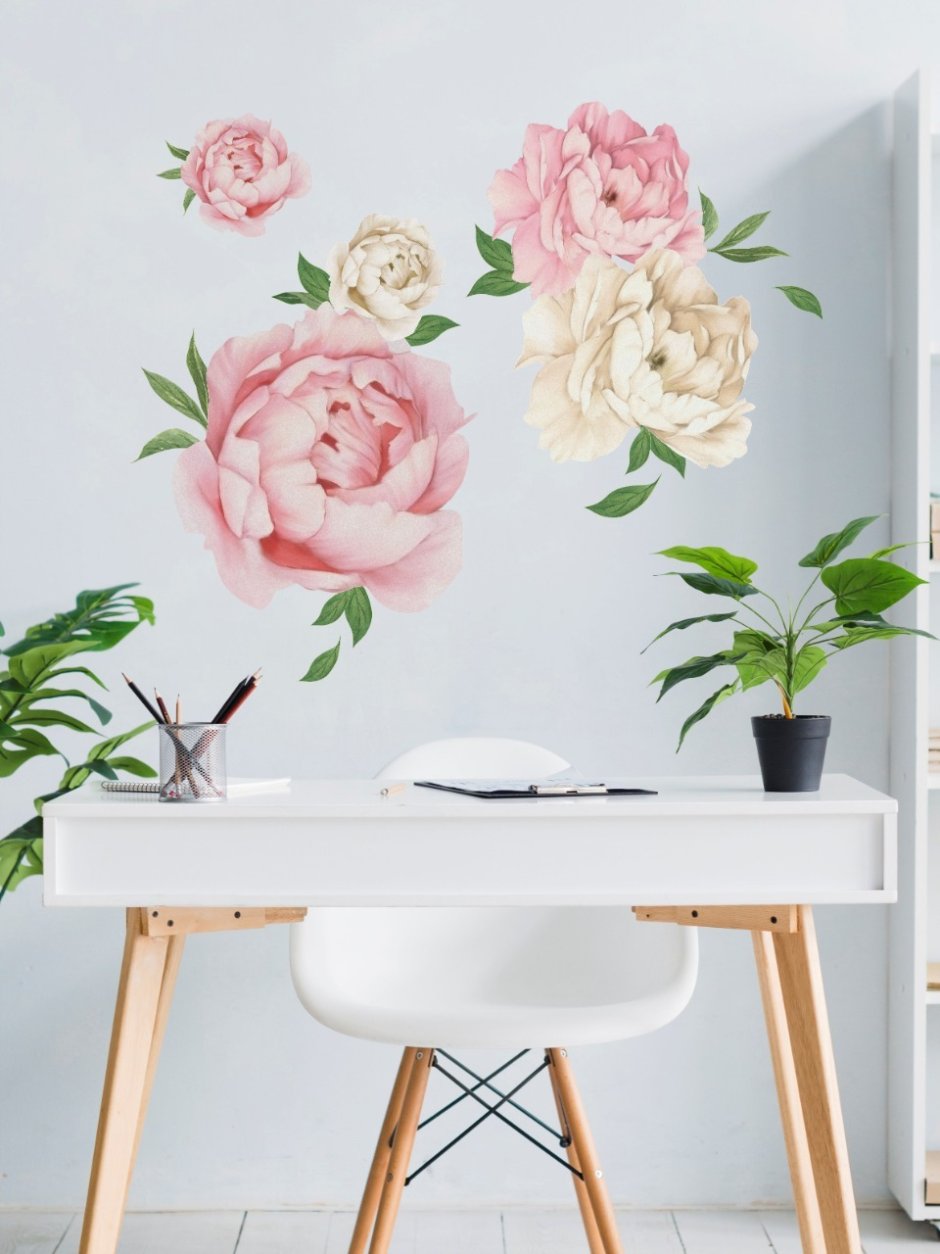 Пионы на стене