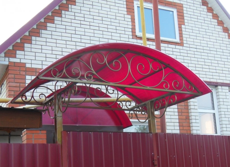 Козырёк над калиткой из поликарбоната