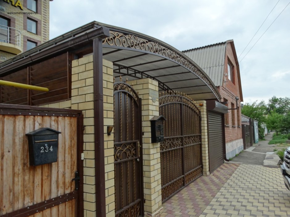 Навес над воротами и калиткой