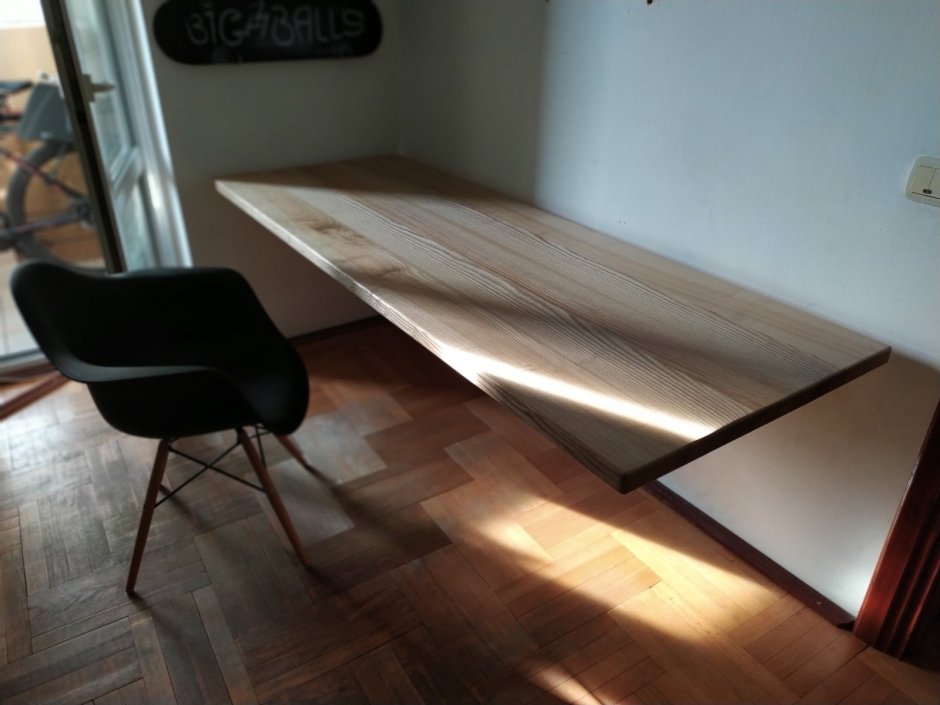 Парящий стол