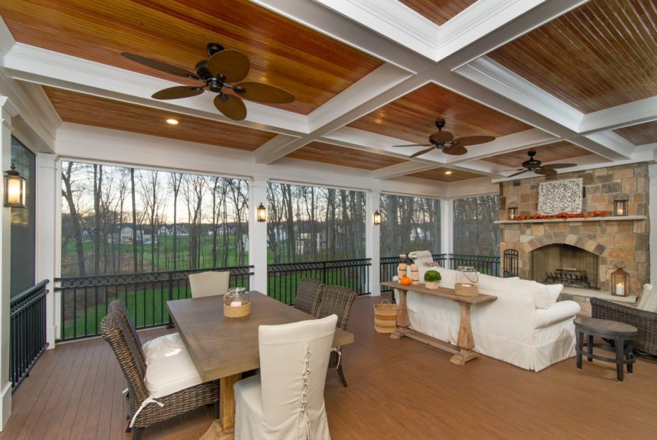 Подвесной потолок на веранде в частном доме