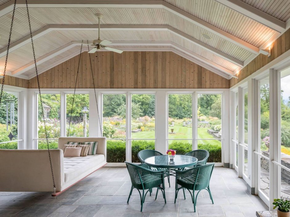 Отделка террасы с панорамными окнами