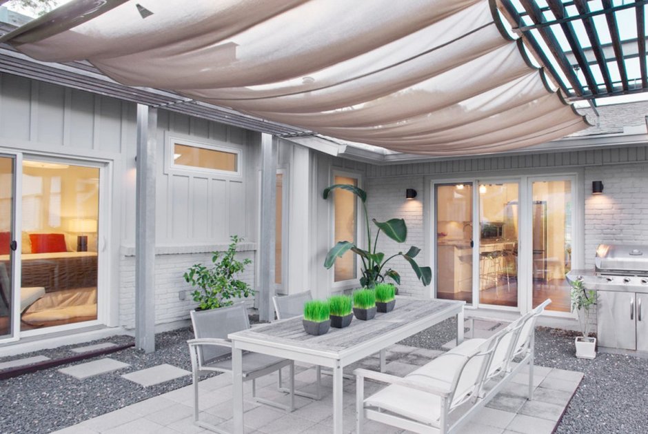 Потолок под навесом