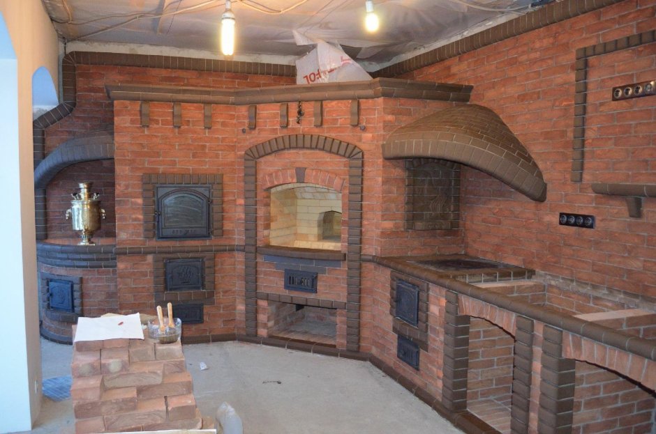 Барбекю с помпейской печью