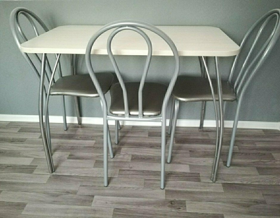 Стол обеденный из светофора