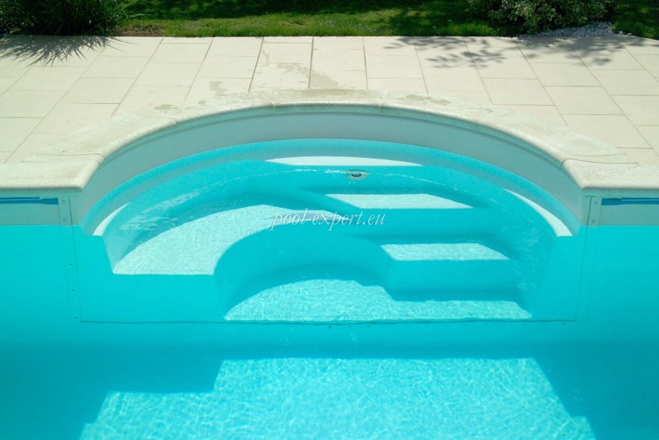 Римская лестница для бассейна