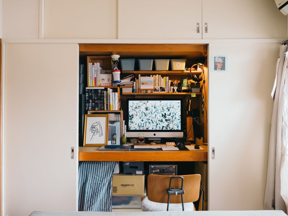 Рабочее место в шкафу фото