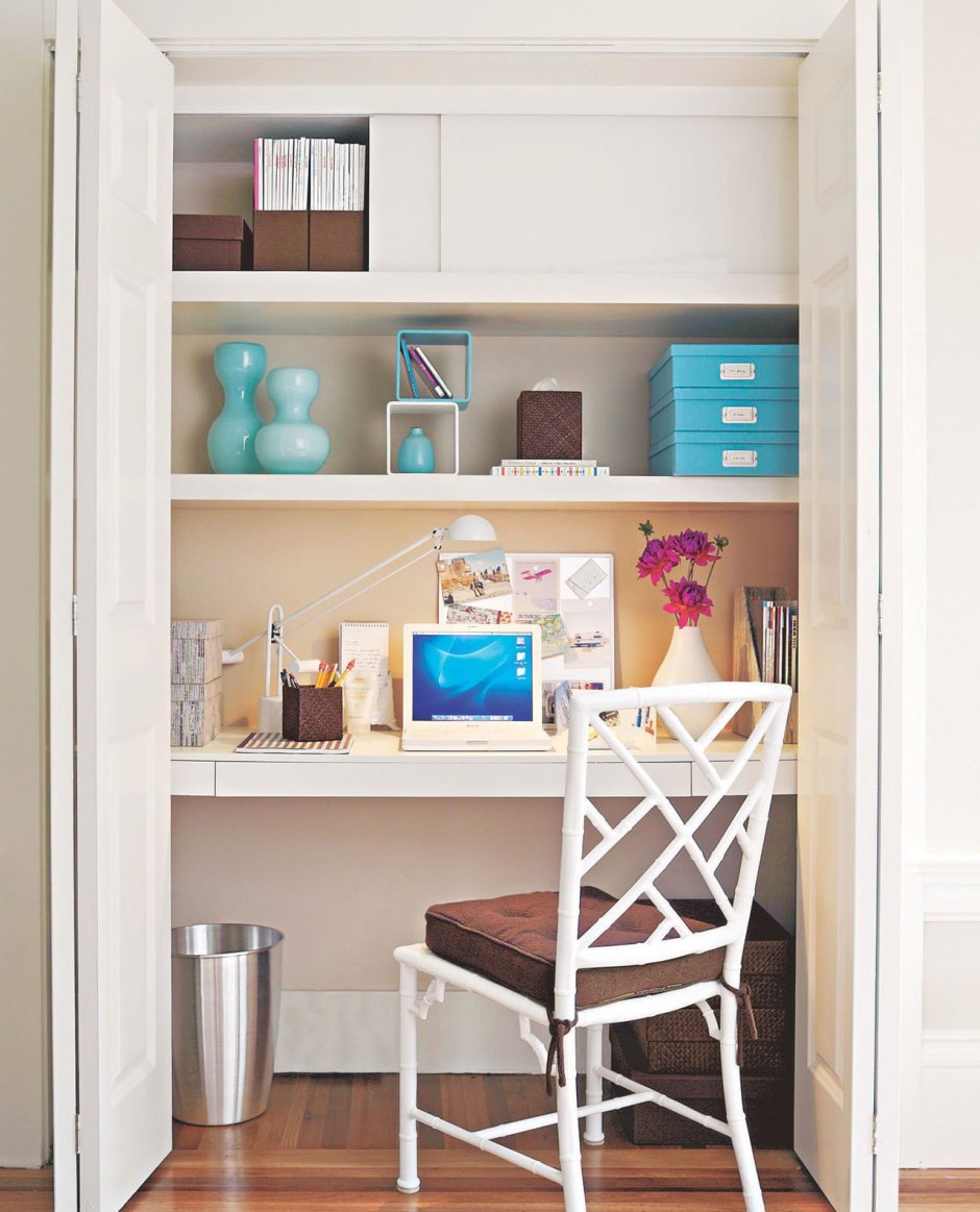 Спрятанный в шкафу стол