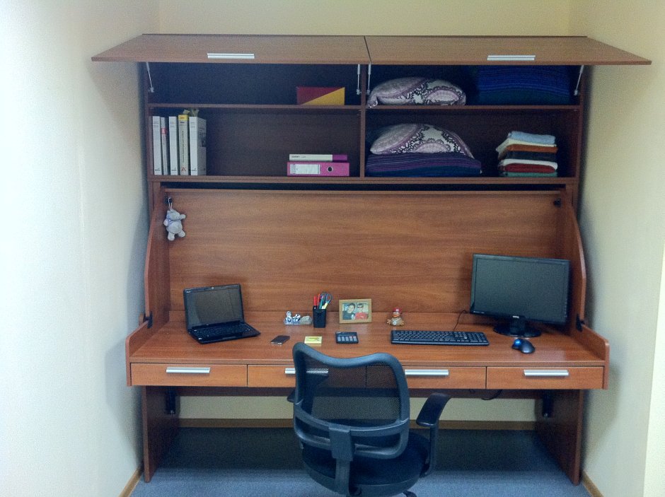 Скрытый компьютерный стол
