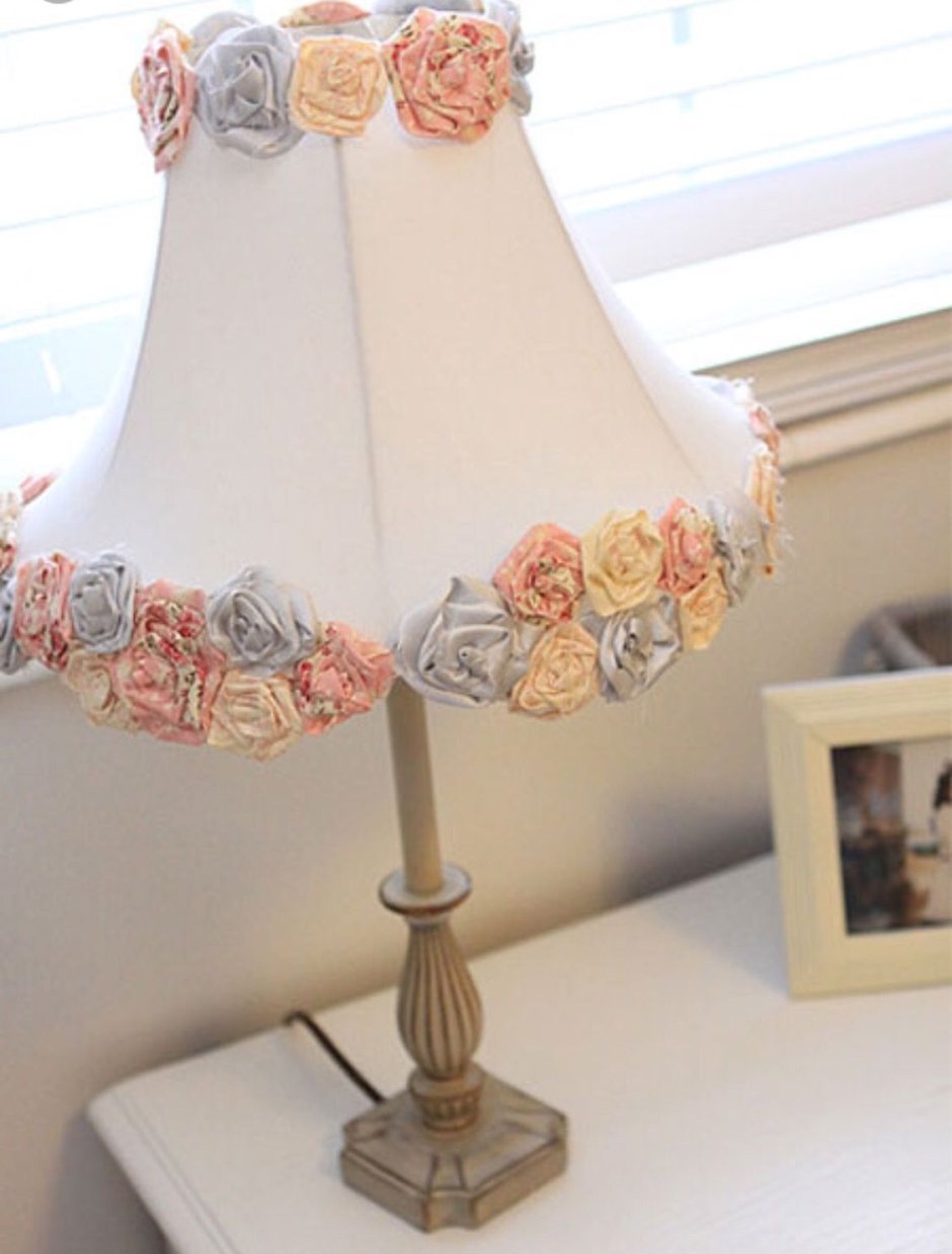 Декор абажура цветы из ткани