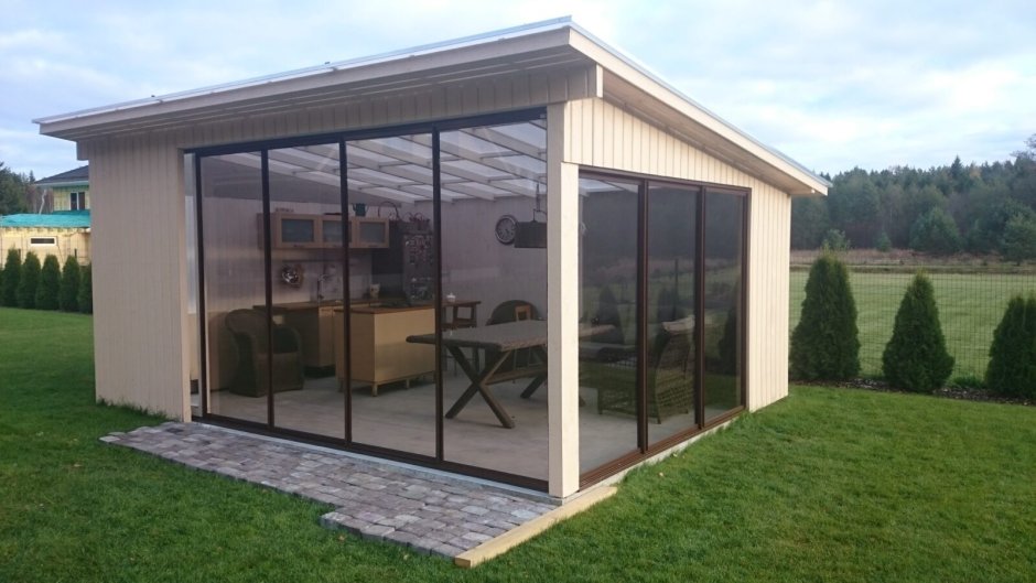 Стеклянная беседка