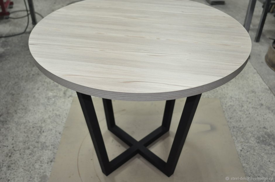 Круглый стол Вивьен 900 мм