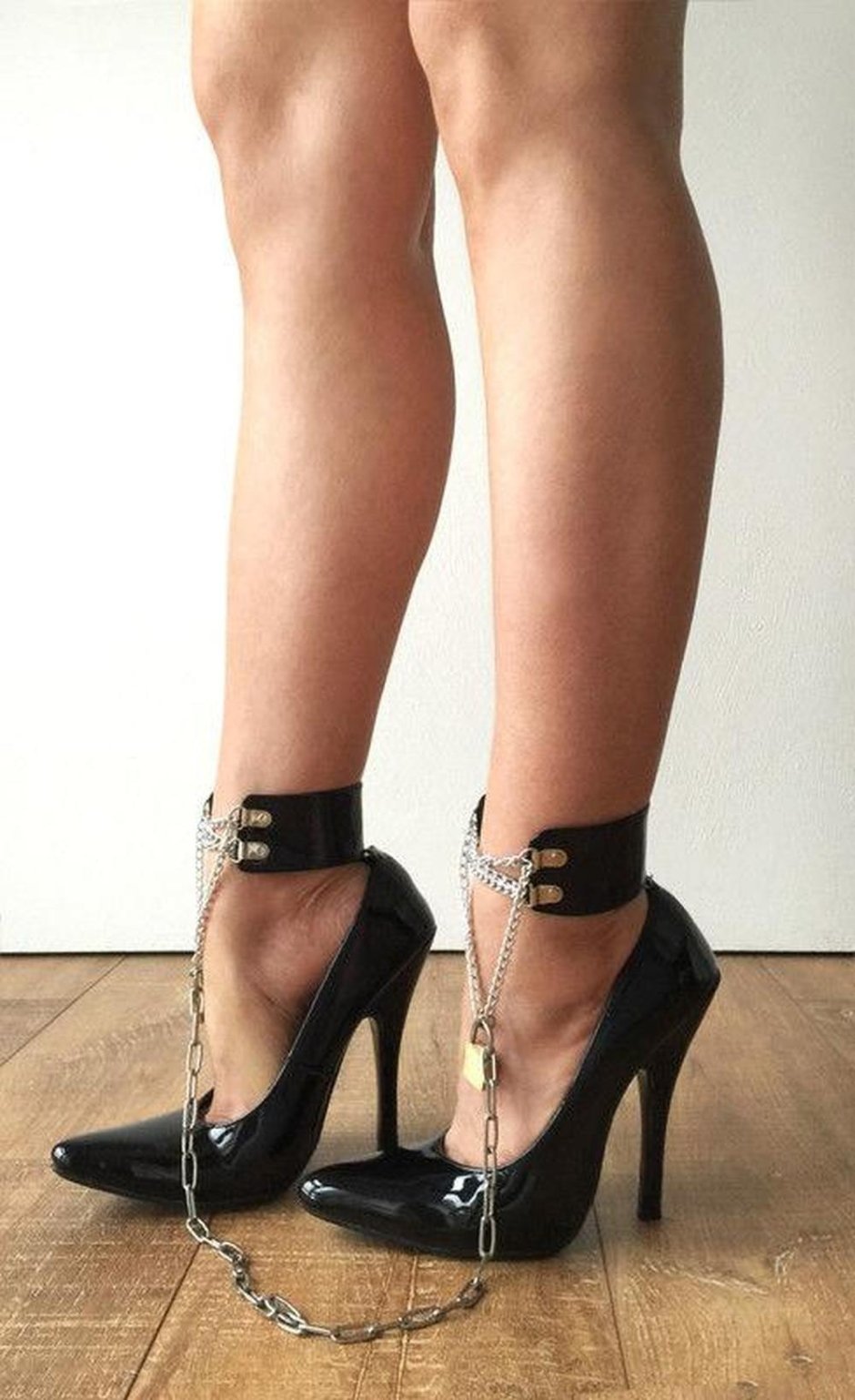 Туфли кандалы