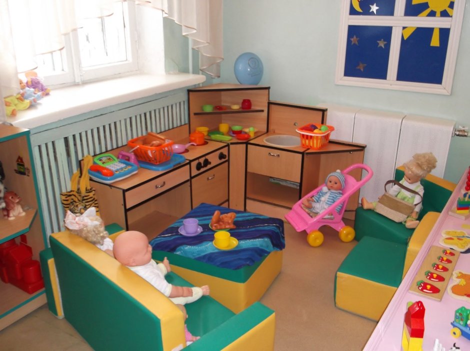 Уголок групповой комнаты в детском саду