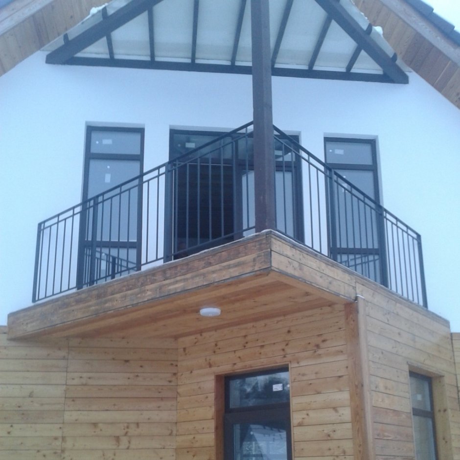 Ограждения для балкона в загородный дом