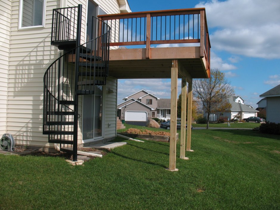 Наружная лестница на террасу